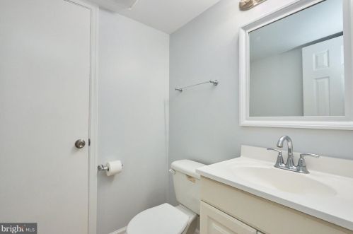 1658 Westwind Way, Mc Lean VA 22102-1603 exterior