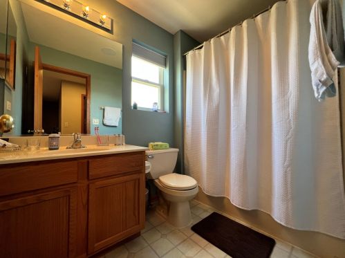 1010 Neufairfield Dr, Joliet IL 60432-0736 exterior