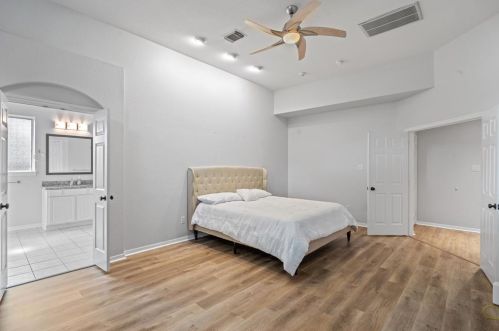 14 Sunny Oaks Pl, Conroe TX 77385-3663 exterior