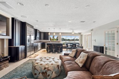 126 Spg Vly Loop, Altamonte Springs FL 32714-6509 exterior