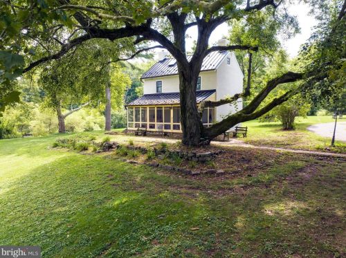 886 Vaughn Rd, Pottstown PA exterior