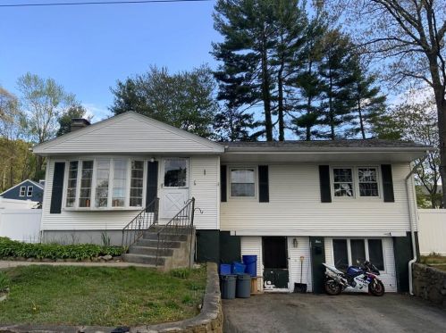 4 Harrington Dr, Providence, RI 02919-6404