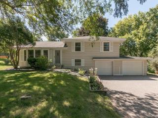 10213 Hillside Ln, Hopkins, MN 55305-2625