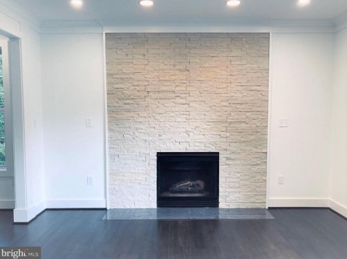 8010 Valley St, Silver Spring MD  20910-5243 exterior