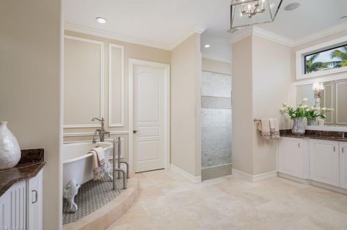 2354 Alexander Palm Dr, Naples FL 34105-3039 exterior