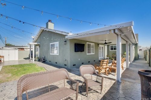 14015 Cornuta Ave, Bellflower CA 90706-4877 exterior