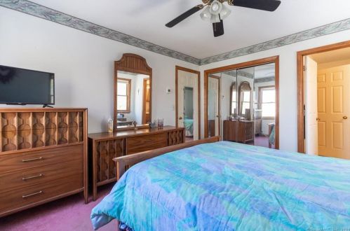 21 Susan Cir, Enfield CT 06082-5767 exterior