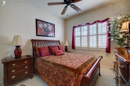 332 Shoreline Cir, Fort Pierce FL 34986-2913 exterior