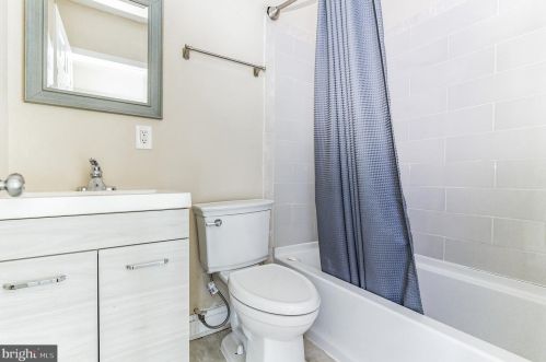 4243 Dix St, Washington DC 20019-2875 exterior