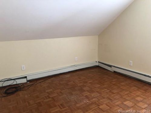 8 Ballouville Rd, Killingly CT 06241-1200 exterior