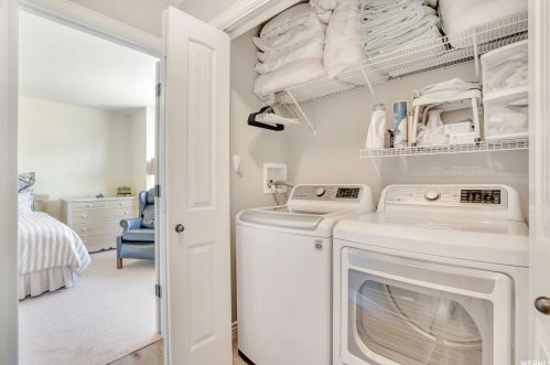 1491 Tuscan Oak Way, Sandy UT 84092-4601 exterior