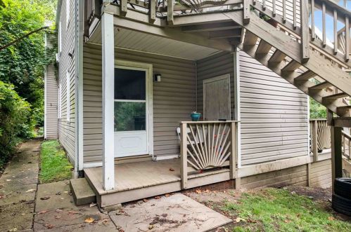 113 Holzer St, Pittsburgh PA  15210-2245 exterior