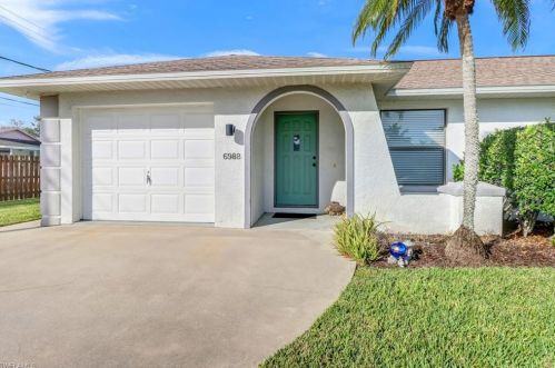 698 109 Ave, Naples FL 34108-1810 exterior