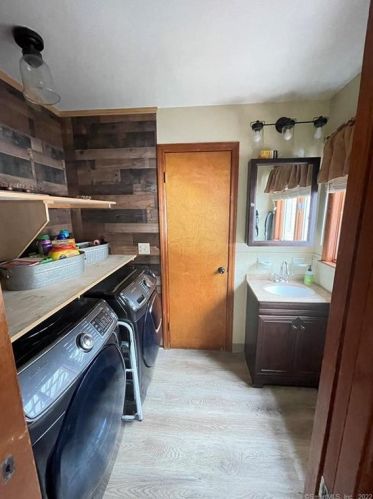 41 Clinton Ave, Norwalk CT 06854-1501 exterior