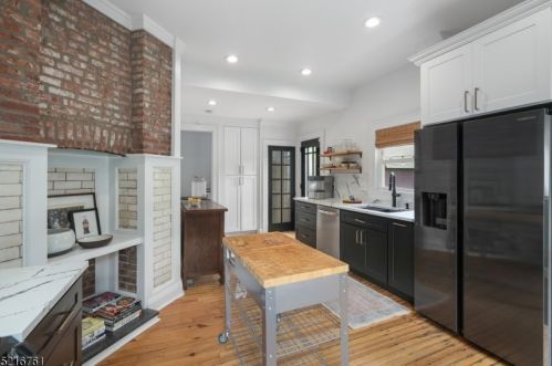 476 Summit Ave, Maplewood NJ  07040-1308 exterior