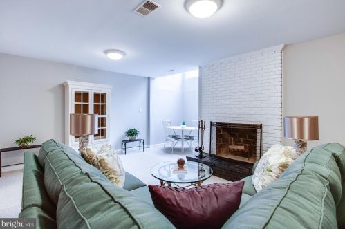 7308 Aynsley Ln, Mc Lean VA 22102-2931 exterior