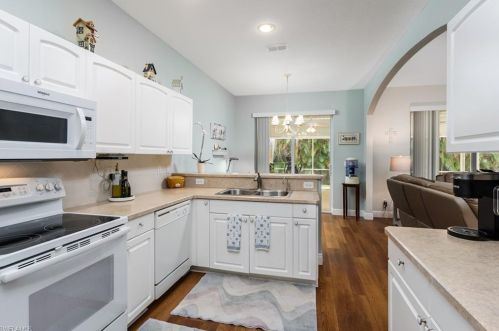 7416 Berkshire Pne Dr, Naples FL 34104-9436 exterior