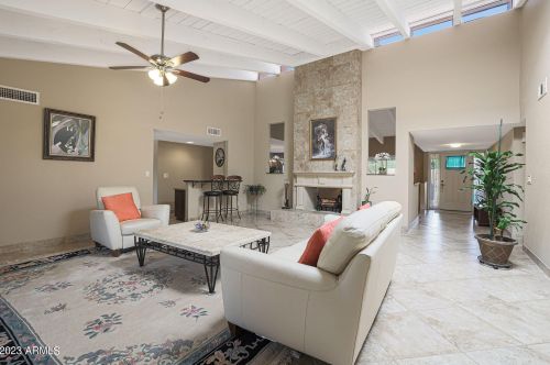 901 Beck Ln, Phoenix AZ  85022-3505 exterior