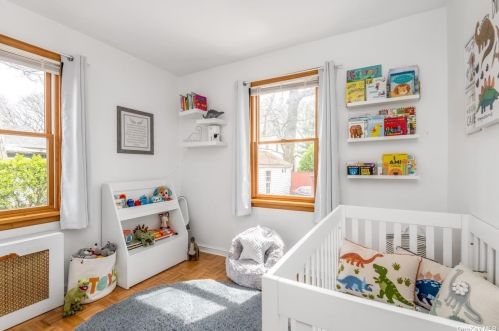 108 Fenimore St, Valley Stream NY 11580-3407 exterior