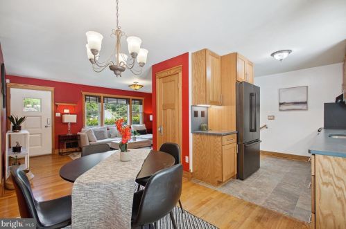 5602 Justis Pl, Alexandria VA 22310-1325 exterior