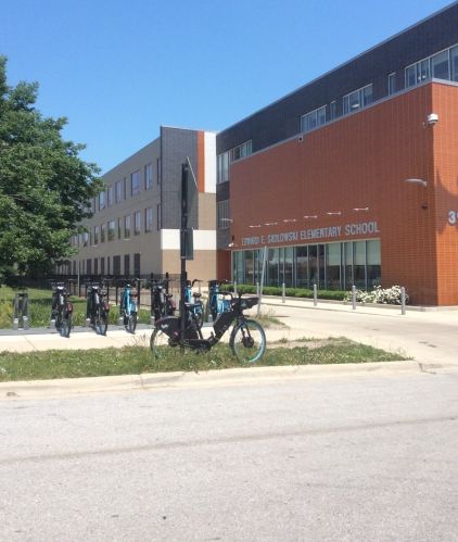 10435 Avenue, Chicago IL  60617-6240 exterior