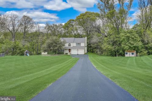 8 Tara Dr, Limerick, PA 19468-3140