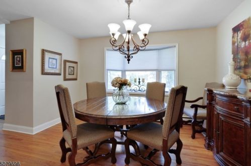 29 Archbridge Ln, Springfield NJ 07081-2746 exterior