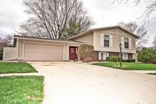 1011 Harrington Dr, Champaign, IL 61821-6611