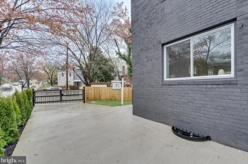 5112 Southern Ave, Washington DC 20019-5848 exterior