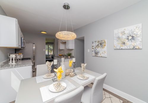 9132 Saginaw Ave, Chicago IL  60617-4150 exterior