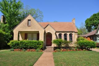 1031 Winnetka Ave, Dallas TX  75208-3753 exterior