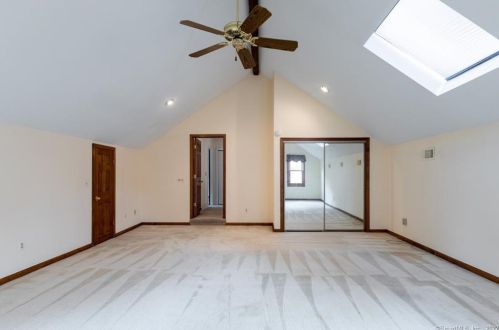 102 Colonial Hill Dr, Wallingford, CT 06492-3472