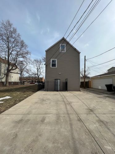 5144 Throop St, Chicago IL 60607-2534 exterior
