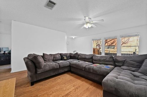 7905 Bramble Bush Dr, Austin TX exterior