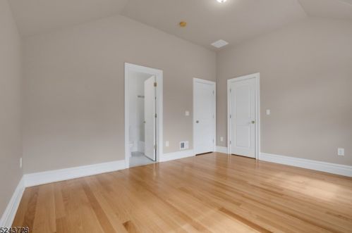 2 Caruso Ct, Bridgewater NJ 08807-2149 exterior