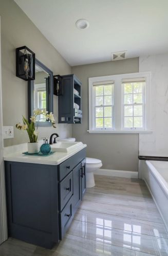 2726 Beverly Rd, Milwaukee WI  53211-2438 exterior