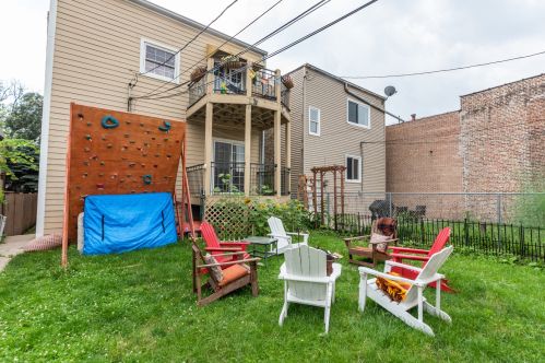 2718 Campbell Ave, Chicago IL 60647-1923 exterior