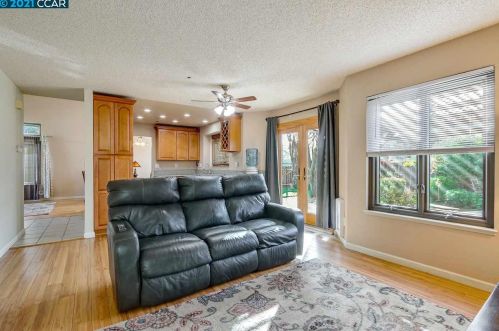 2624 Trafalgar Ct, Concord CA 94520-1125 exterior