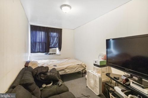 7935 Gilbert St, Philadelphia PA 19150-2501 exterior