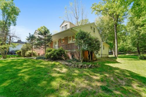 24 Timber Dr, Berkeley Heights, NJ 07922-1753