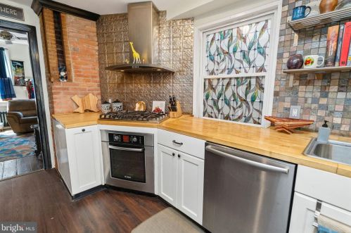 1131 3 St, Philadelphia PA 19147-5302 exterior