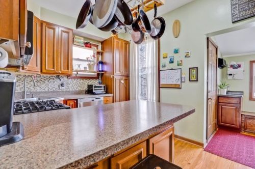 4214 Bernard St, Chicago IL 60618-1104 exterior