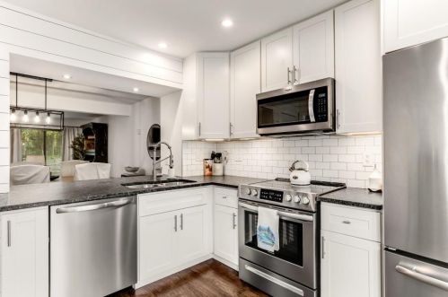 1236 Druid Knoll Dr, Atlanta GA  30319-4110 exterior