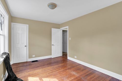 353 124 St, Chicago IL 60628-7214 exterior