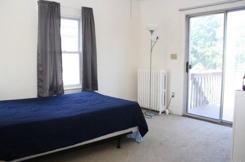 526 Simpson Pl, Peekskill NY 10566-4522 exterior