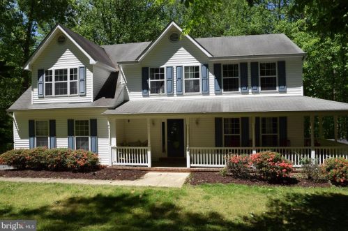 3070 Mayberry Ave, Huntingtown, MD 20639-3913