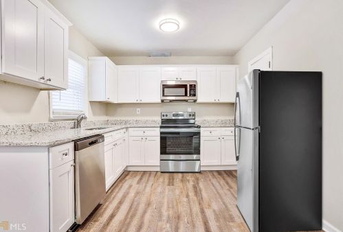 655 Lynn Cir, Atlanta GA  30311-2314 exterior