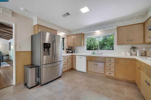 1014 San Miguel Rd, Concord CA 94518-2054 exterior