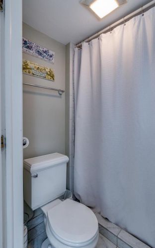 746 Gorham St, Madison WI 53703-1521 exterior