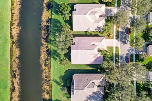 7303 Lahana Cir, Boynton Beach FL 33437-7174 exterior